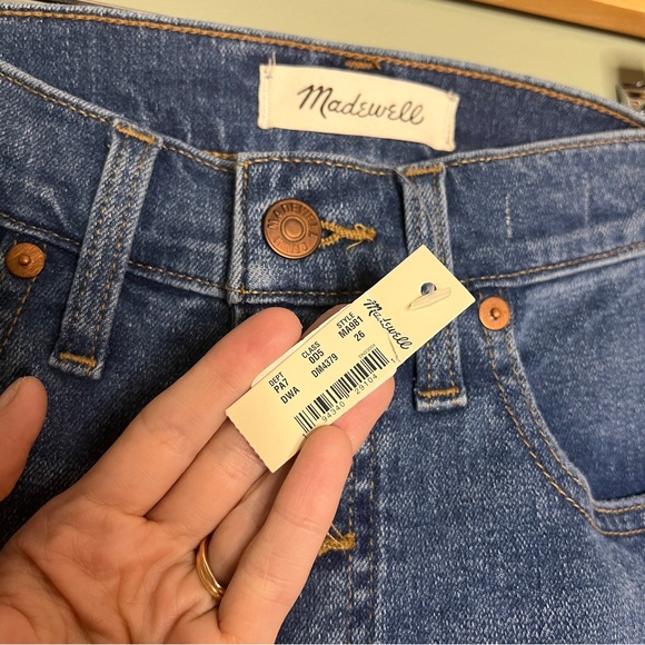 Madewell 10'' High-Rise Skinny Jeans in Dewitt Wash: Button-Front TENCEL Denim - Picture 6 of 10